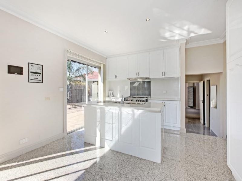1 Avon Court, Keilor VIC 3036