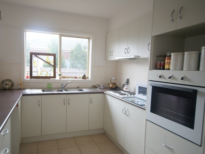 3 Branchilly Drive, Roxburgh Park VIC 3064