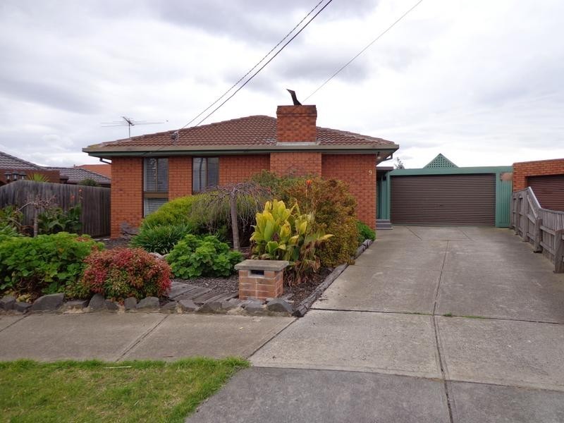 9 Lucas Court, Gladstone Park VIC 3043