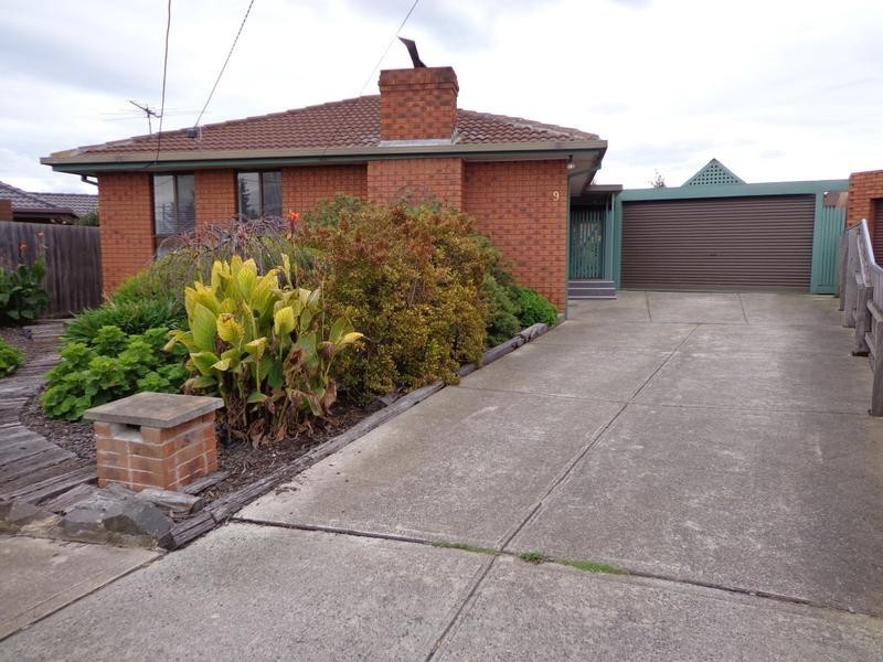 9 Lucas Court, Gladstone Park VIC 3043