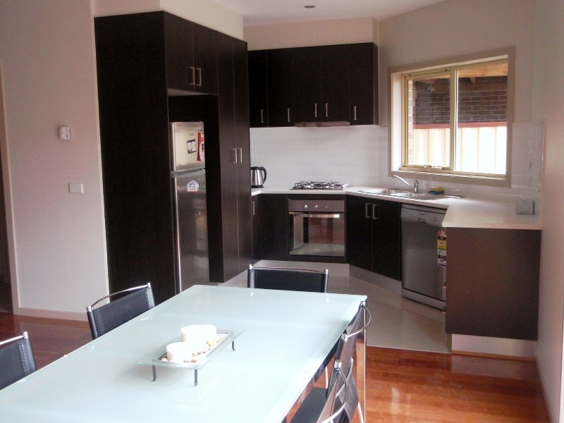 4/34-36 Vaucluse Avenue, Gladstone Park VIC 3043