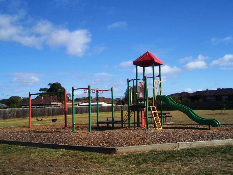 4/34-36 Vaucluse Avenue, Gladstone Park VIC 3043