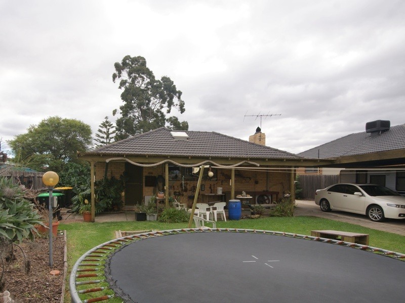 19 Berembong Drive, Keilor East VIC 3033