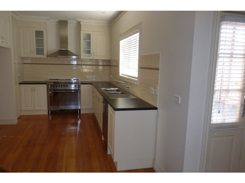 1/153 Roberts Street, Essendon VIC 3040