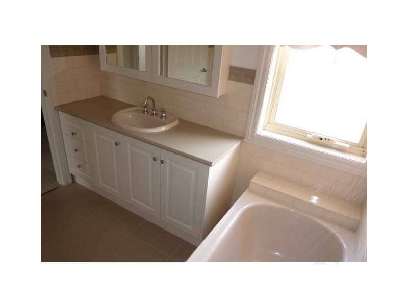 1/153 Roberts Street, Essendon VIC 3040