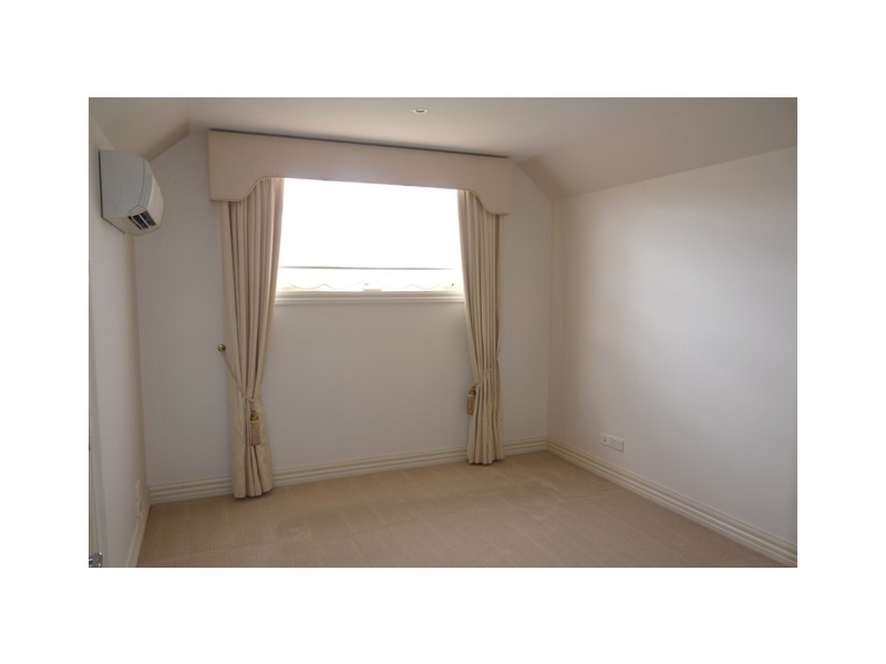 1/153 Roberts Street, Essendon VIC 3040