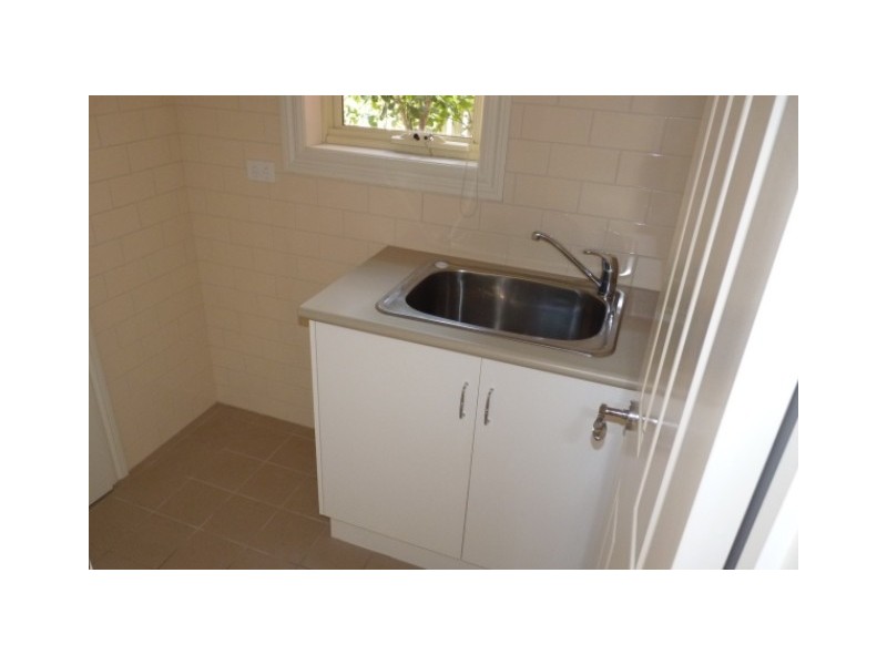 1/153 Roberts Street, Essendon VIC 3040