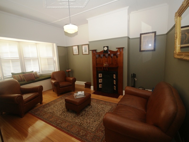 16 Alfred Road, Essendon VIC 3040