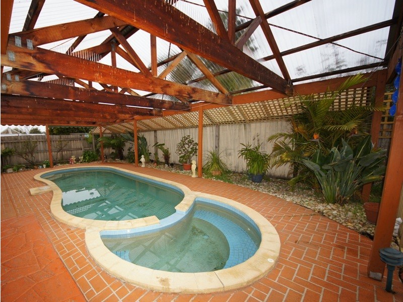 63 Parmelia Drive, Taylors Lakes VIC 3038