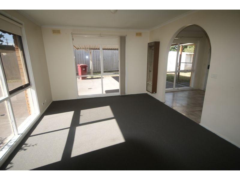 15 Woodlands Court, Craigieburn VIC 3064