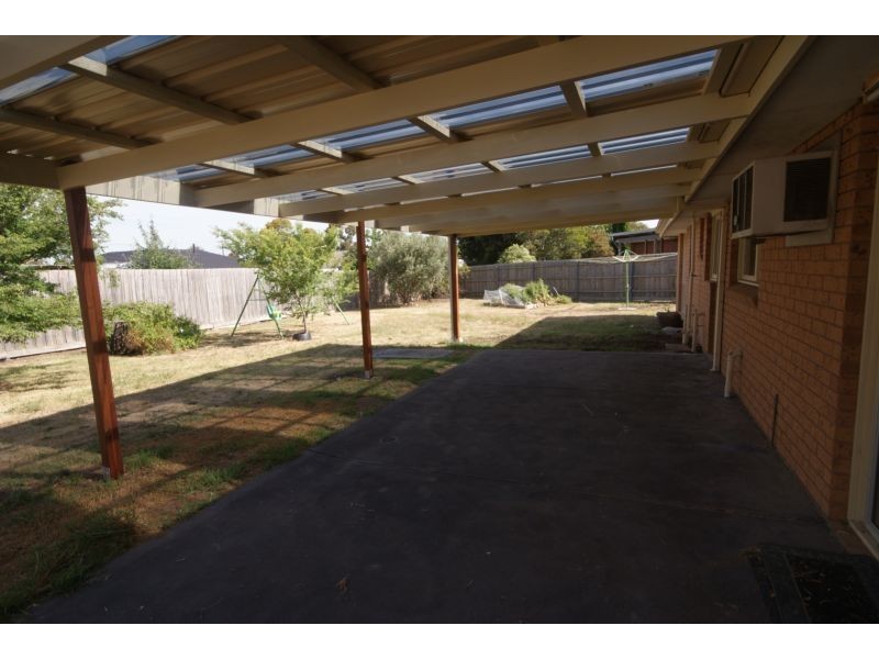 15 Woodlands Court, Craigieburn VIC 3064