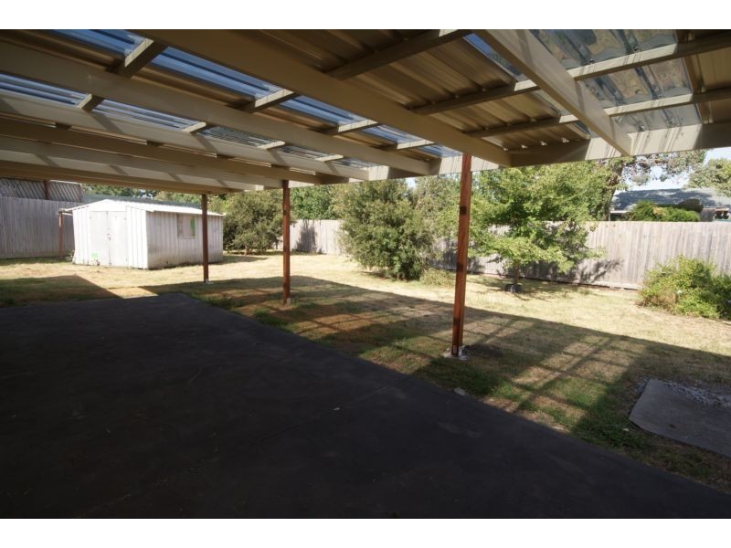 15 Woodlands Court, Craigieburn VIC 3064