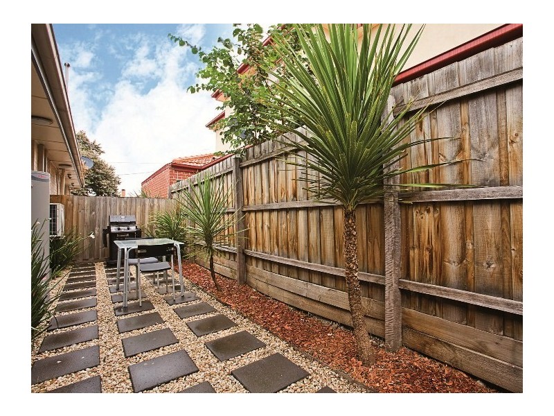 2/8 Keam Street, Essendon North VIC 3041