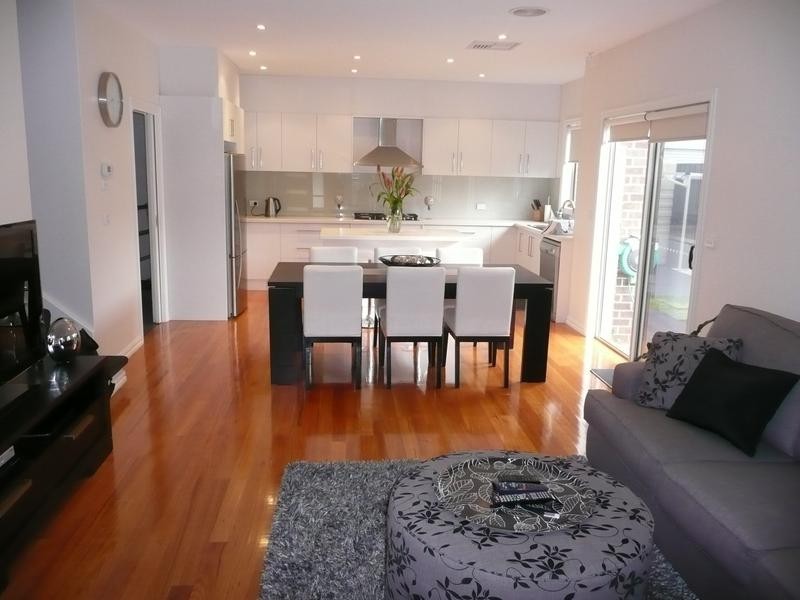 31 Watt Avenue, Oak Park VIC 3046