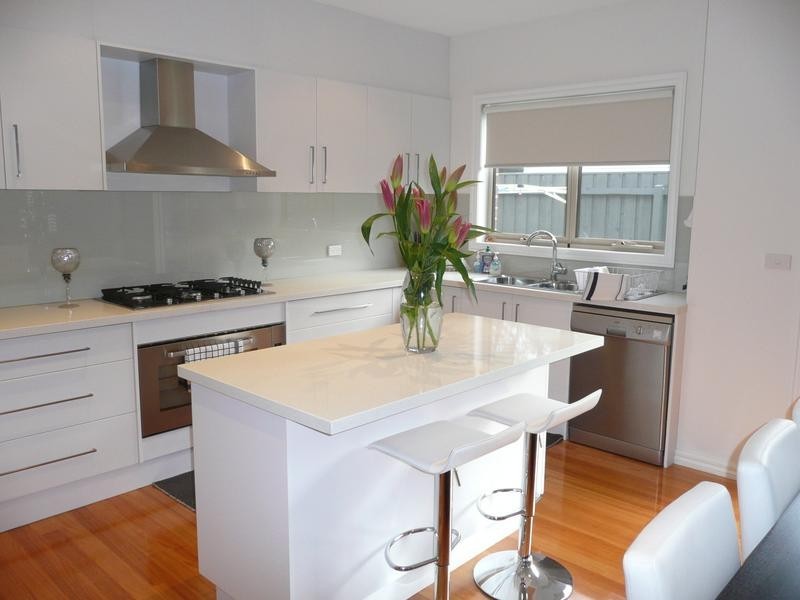 31 Watt Avenue, Oak Park VIC 3046