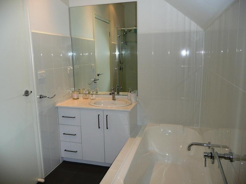 31 Watt Avenue, Oak Park VIC 3046