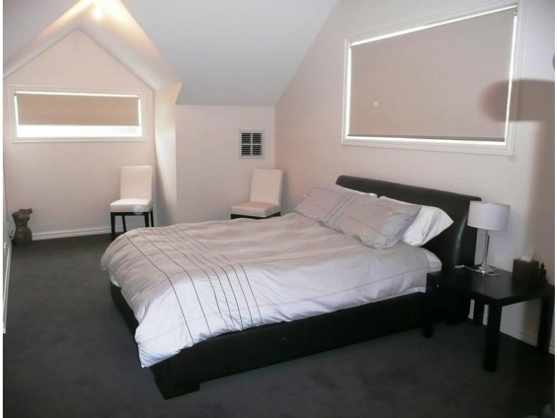 31 Watt Avenue, Oak Park VIC 3046