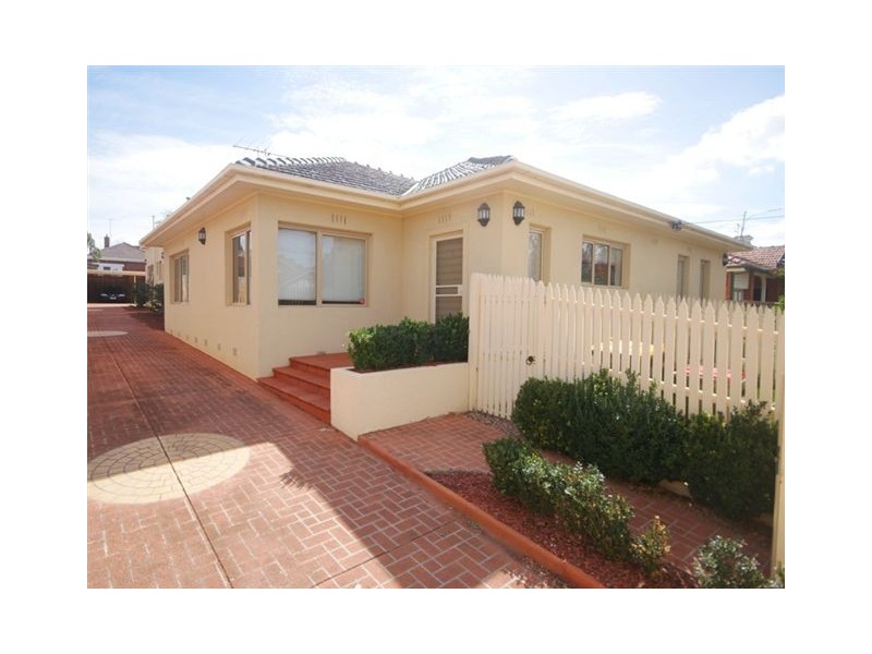 1/12 Forrester Street, Essendon VIC 3040