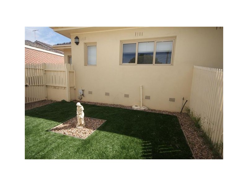 1/12 Forrester Street, Essendon VIC 3040