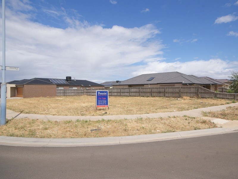 1 Wakefield Drive, Taylors Hill VIC 3037