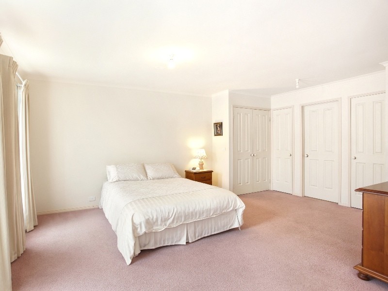 31 Piccadilly Court, Greenvale VIC 3059