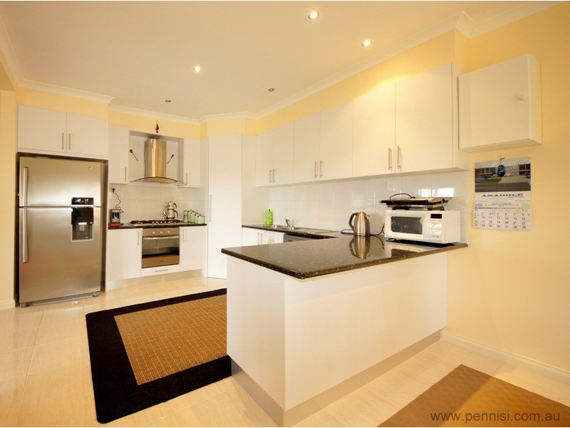 27 Devereaux Street, Oak Park VIC 3046