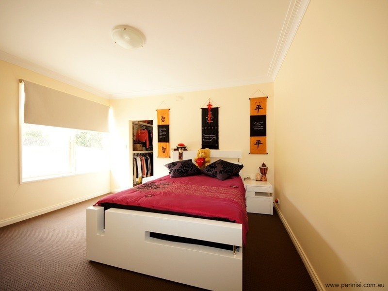 27 Devereaux Street, Oak Park VIC 3046