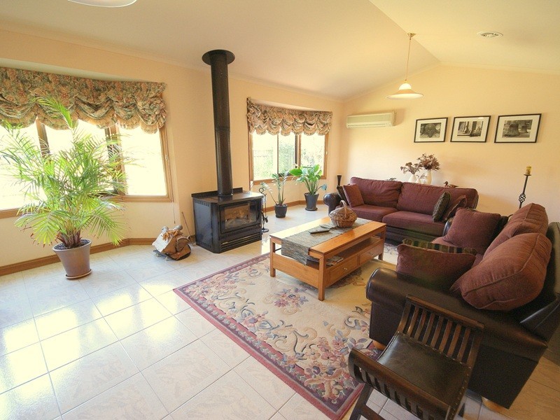 13 Nordic Avenue, Taylors Lakes VIC 3038