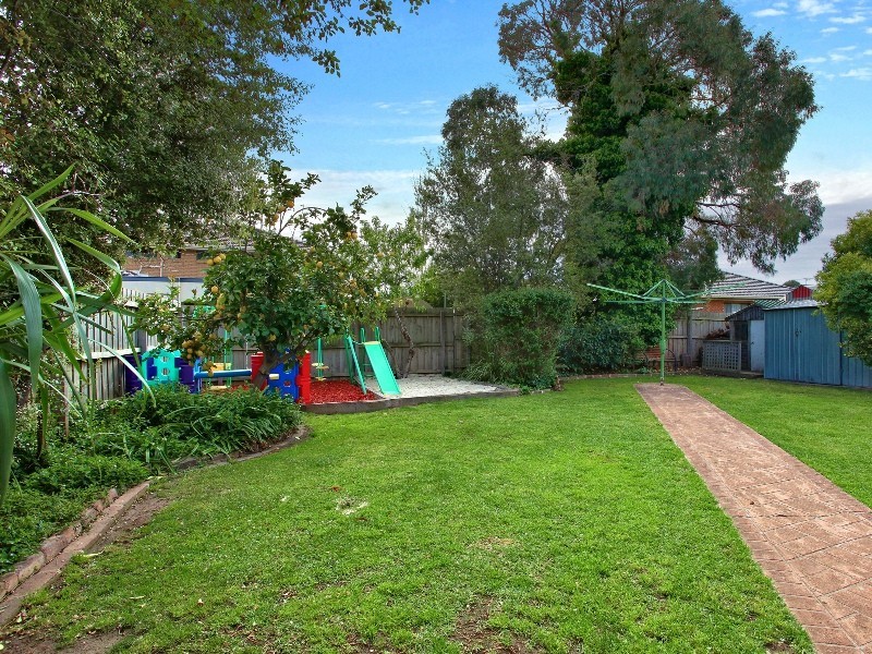 4 Merimbula Court, Taylors Lakes VIC 3038