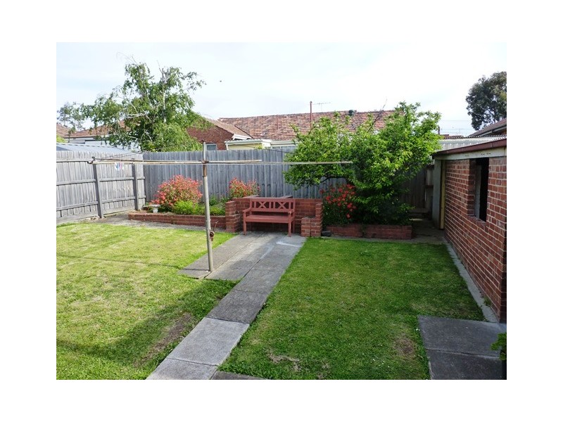 79 Woodlands Ave, Pascoe Vale South VIC 3044