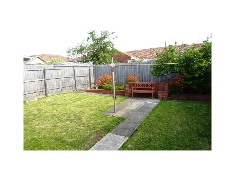 79 Woodlands Ave, Pascoe Vale South VIC 3044