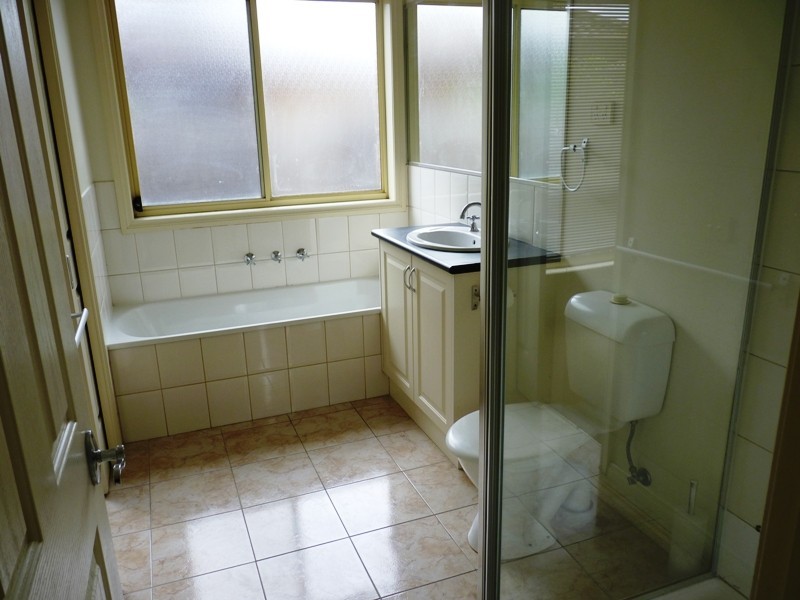 2/27 Phillip Rd, Keilor East VIC 3033