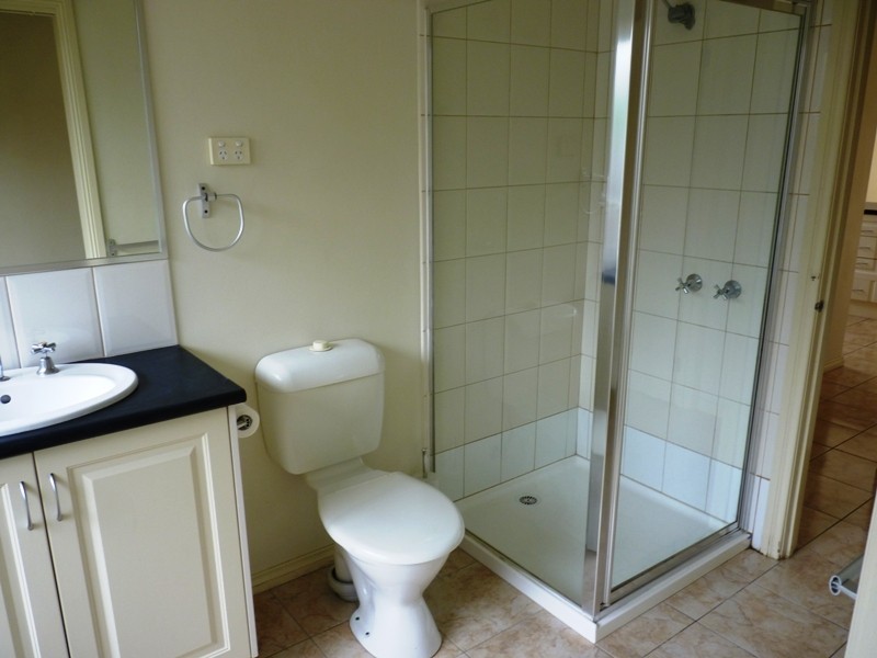 2/27 Phillip Rd, Keilor East VIC 3033