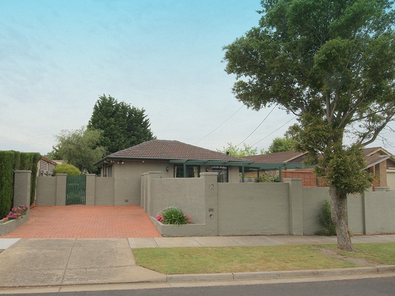 12 Beresford Crescent, Gladstone Park VIC 3043