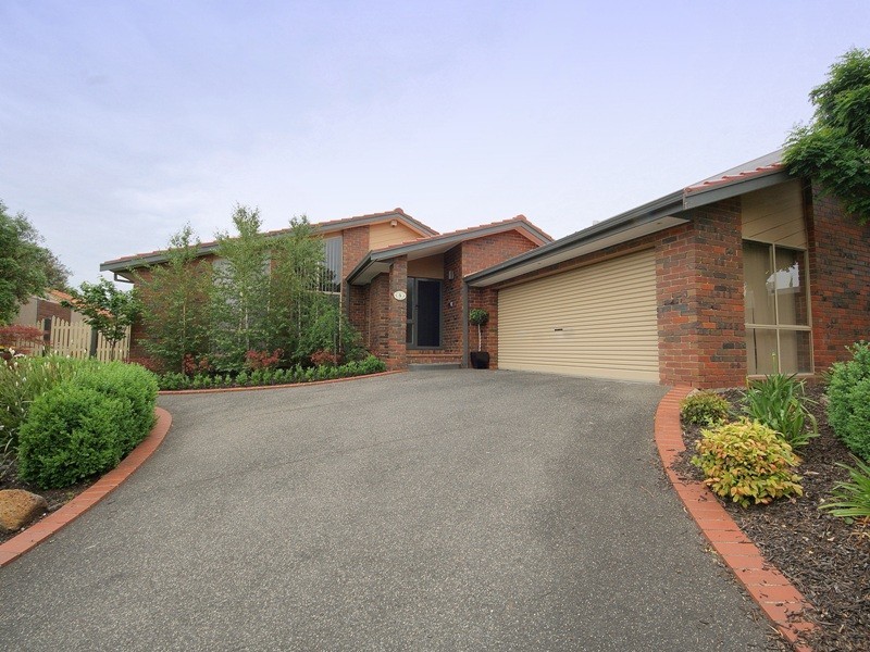 5 Mahon Court, Taylors Lakes VIC 3038
