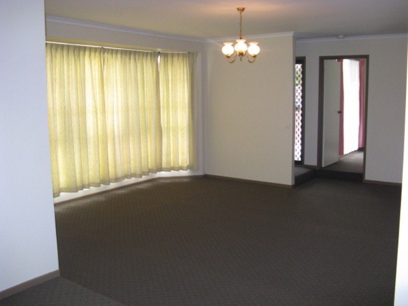 4/165 Mascoma Street, Strathmore VIC 3041