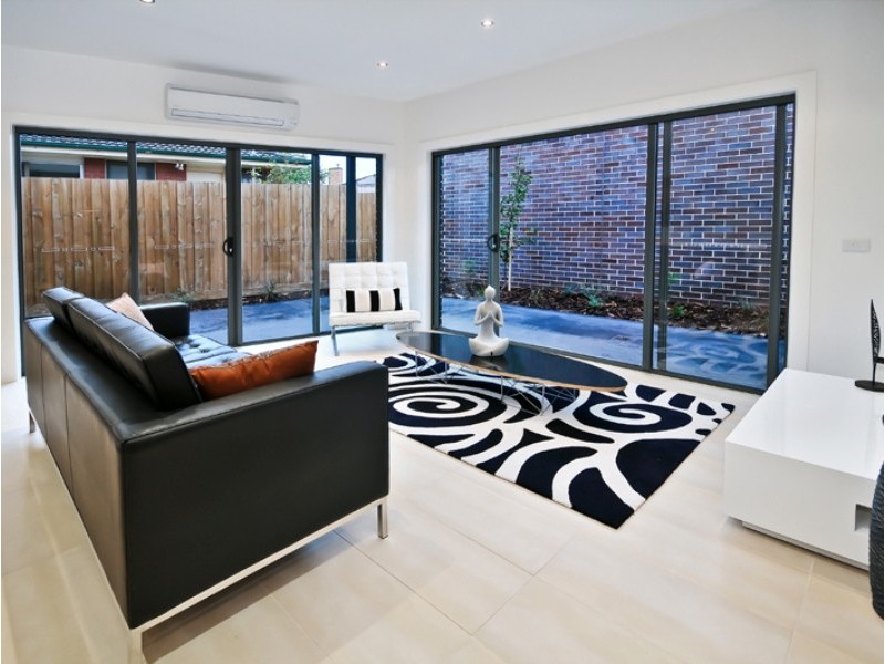 1/2 Dinah Parade, Keilor East VIC 3033