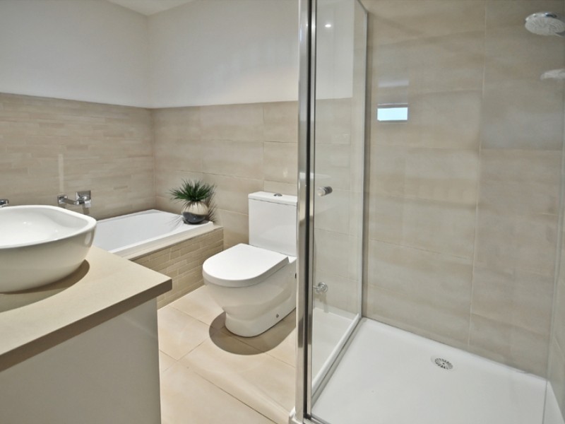 1/2 Dinah Parade, Keilor East VIC 3033