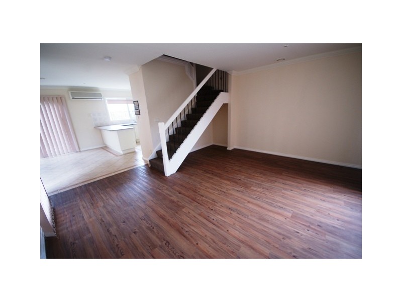 2/247 KEILOR RD, Essendon North VIC 3041