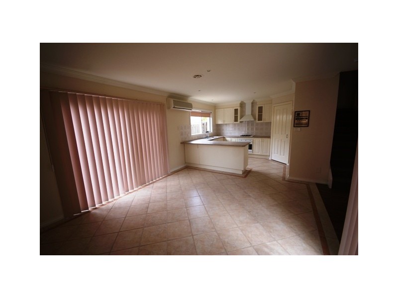 2/247 KEILOR RD, Essendon North VIC 3041