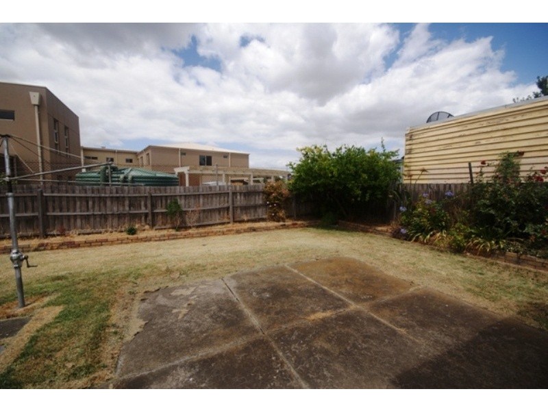 87 South Street, Hadfield VIC 3046