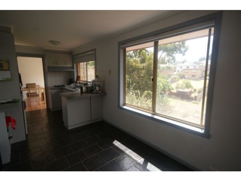 1/79 Newman Crescent, Niddrie VIC 3042