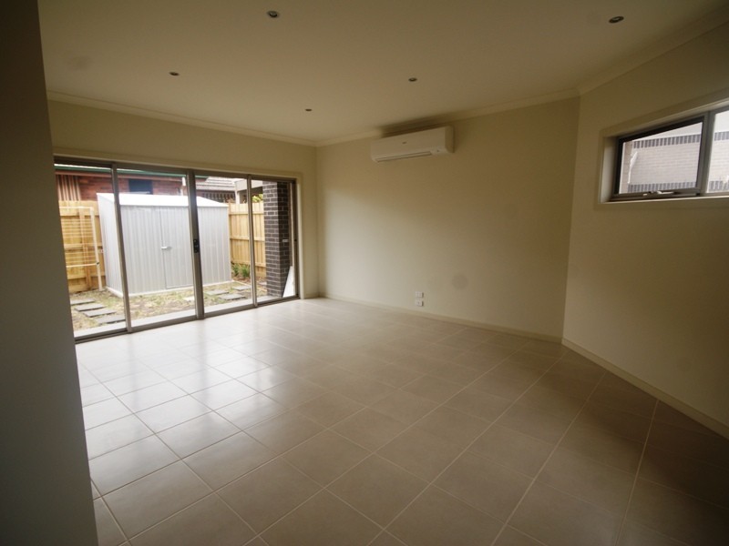 2/176 Daley Street, Glenroy VIC 3046