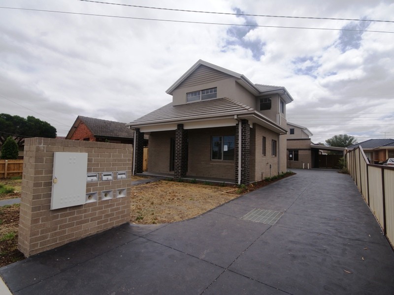 2/176 Daley Street, Glenroy VIC 3046