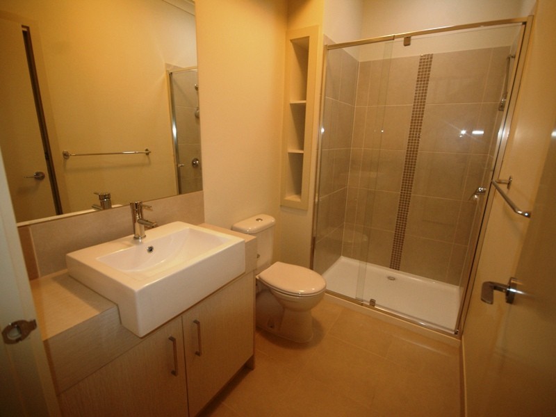 2/176 Daley Street, Glenroy VIC 3046