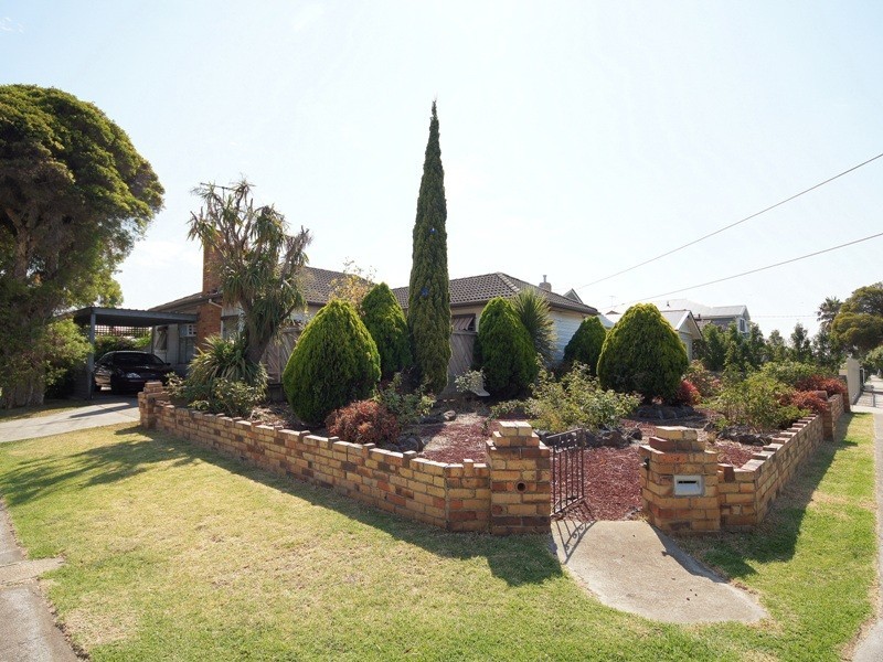 64 Teague Street, Niddrie VIC 3042