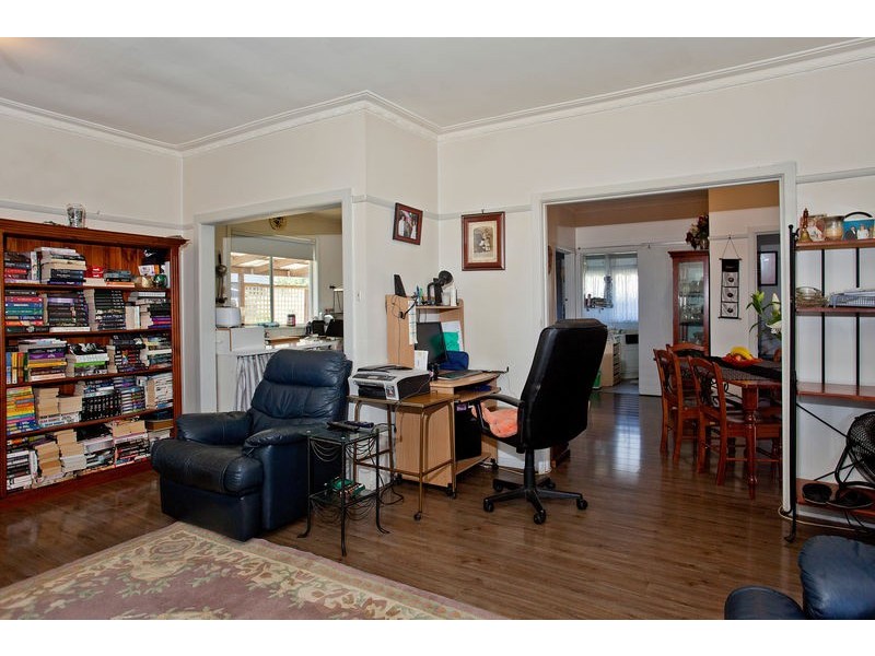 64 Teague Street, Niddrie VIC 3042