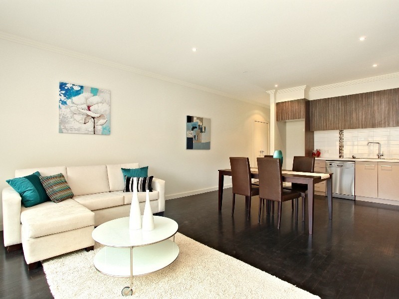 2/111 Quinn Grove, Keilor East VIC 3033