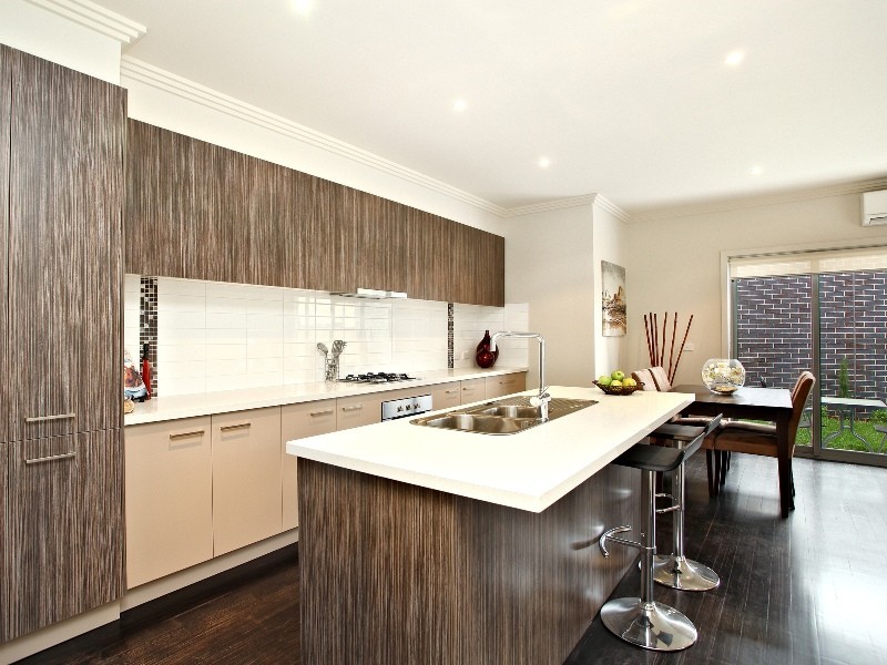 1/111 Quinn Grove, Keilor East VIC 3033