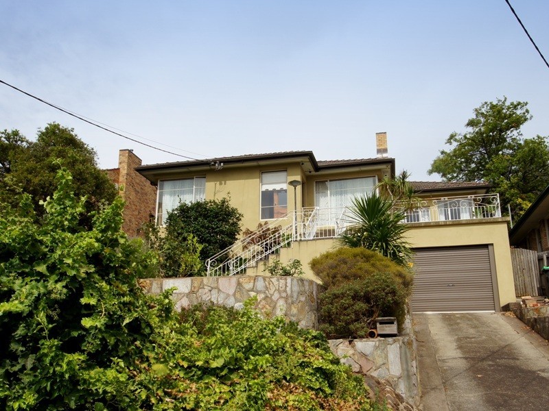 43 Hillsyde Parade, Strathmore VIC 3041